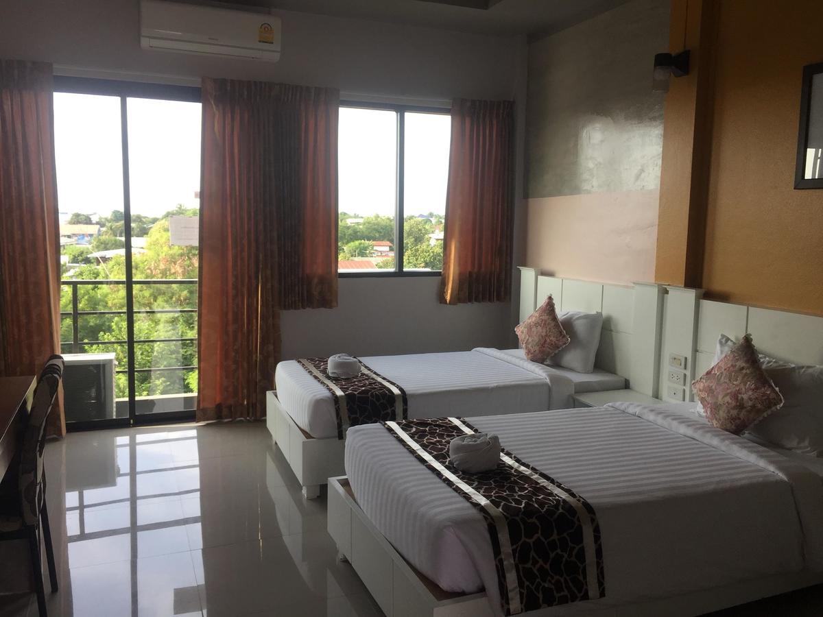 Waen Petch Place Hotel Ubon Ratchathani Exterior photo