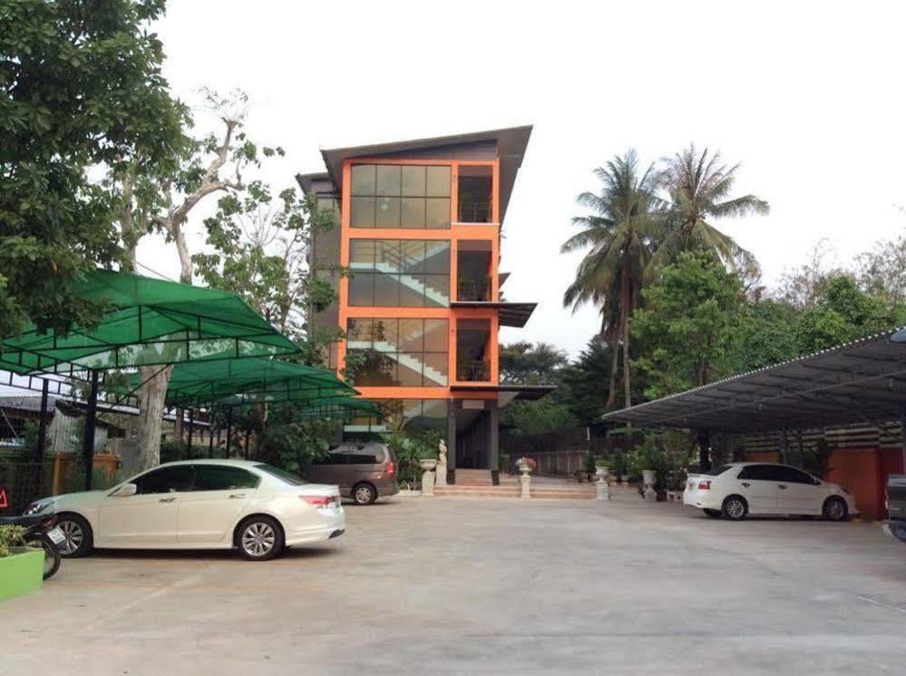 Waen Petch Place Hotel Ubon Ratchathani Exterior photo